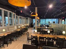 Bunky's Raw Bar & Brewery